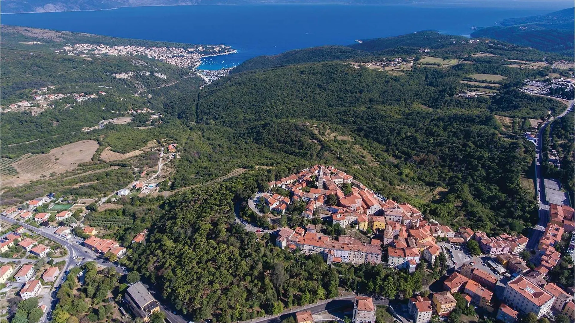 2 Bedroom Beautiful Home In Labin