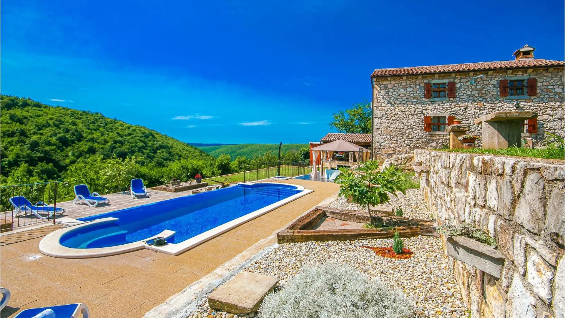 2 Bedroom Beautiful Home In Labin
